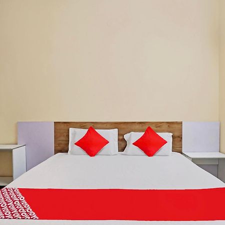 Hotel O 81617 The Pacific Hotel Ghaziabad Dış mekan fotoğraf