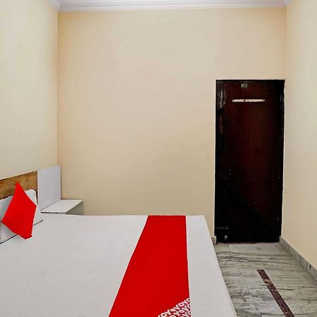 Hotel O 81617 The Pacific Hotel Ghaziabad Dış mekan fotoğraf