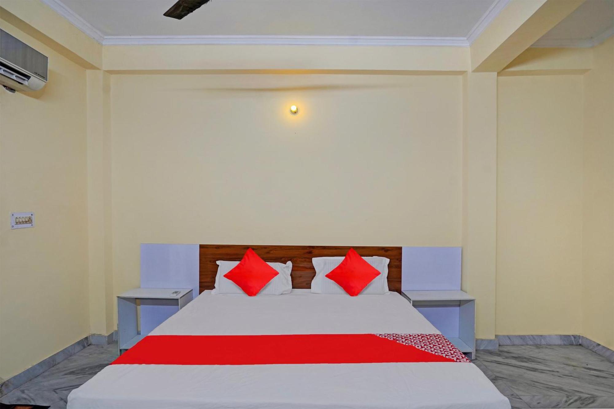 Hotel O 81617 The Pacific Hotel Ghaziabad Dış mekan fotoğraf