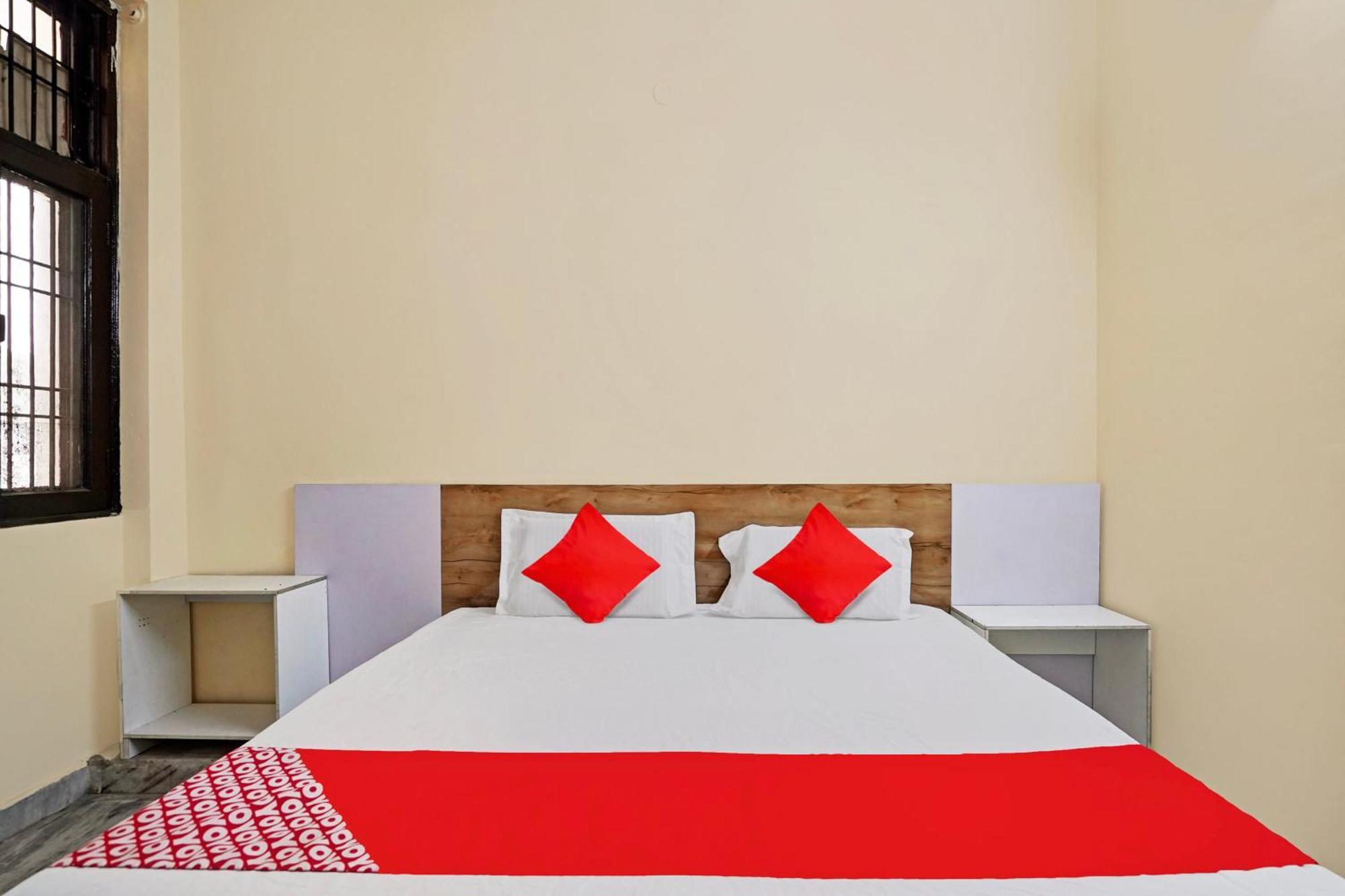 Hotel O 81617 The Pacific Hotel Ghaziabad Dış mekan fotoğraf
