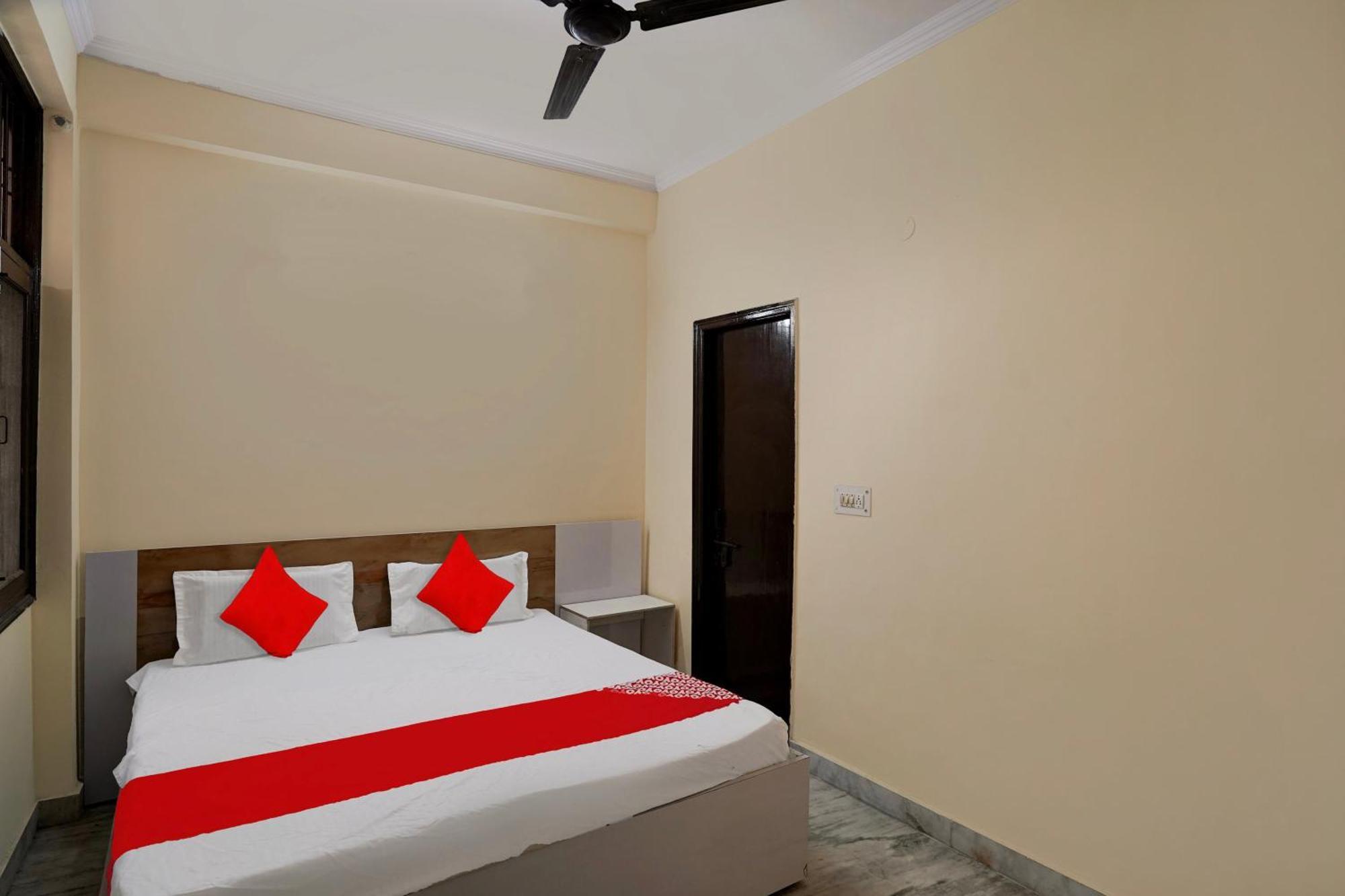 Hotel O 81617 The Pacific Hotel Ghaziabad Dış mekan fotoğraf